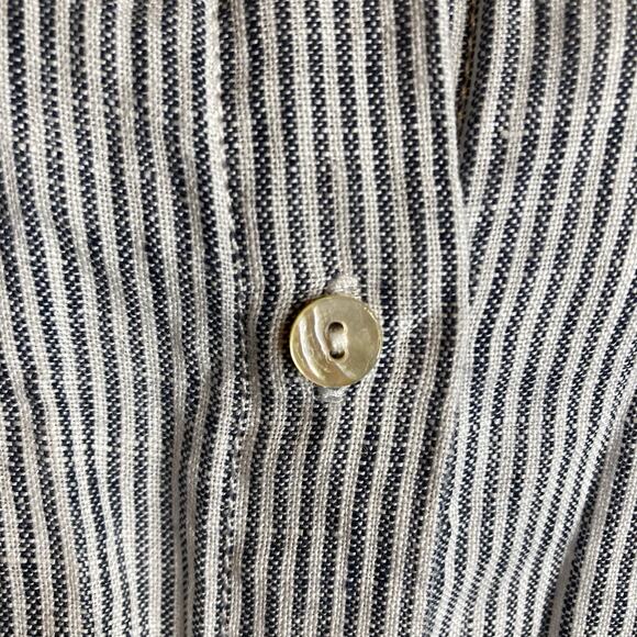 Tahari Women's Gray Pinstriped Linen Short Sleeve Button Up Shirt Size L Coastal - Picture 7 of 10